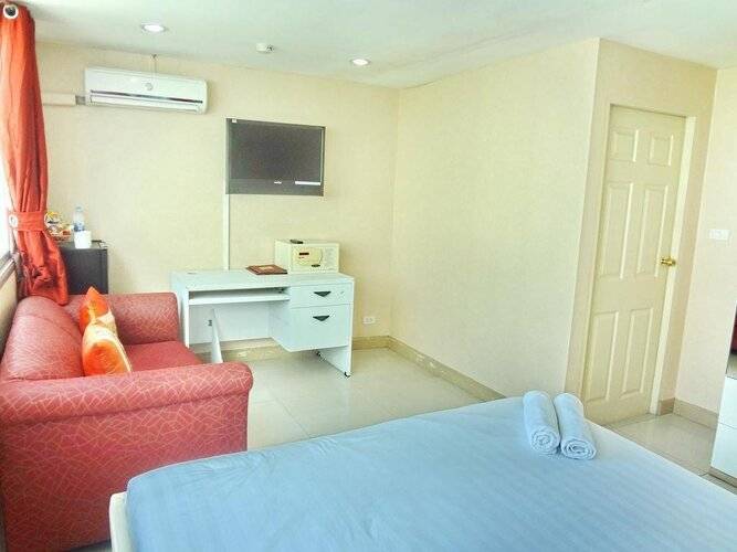 OYO 102 Diamond Residence Hotel