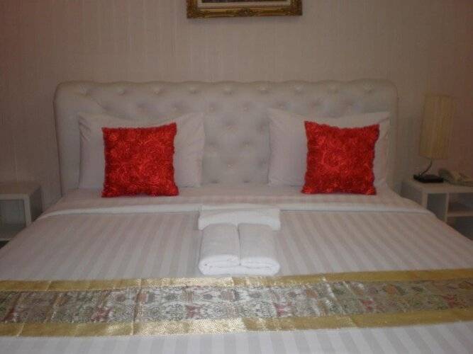 OYO 102 Diamond Residence Hotel