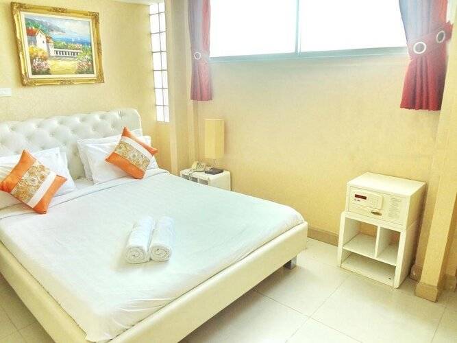 OYO 102 Diamond Residence Hotel