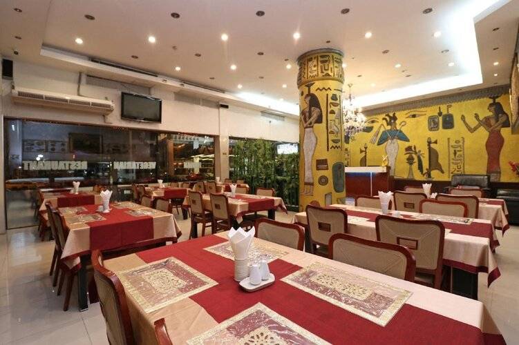 OYO 102 Diamond Residence Hotel
