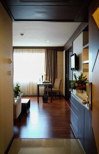 Zenith Sukhumvit Hotel