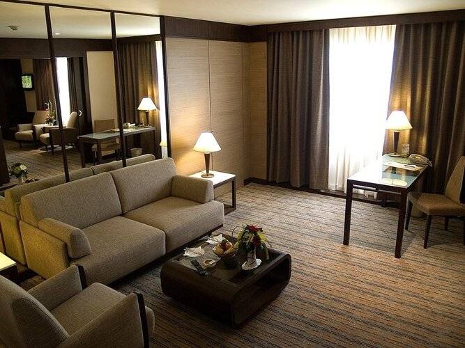 Zenith Sukhumvit Hotel