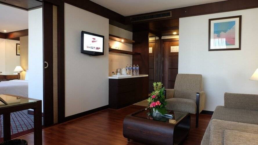 Zenith Sukhumvit Hotel