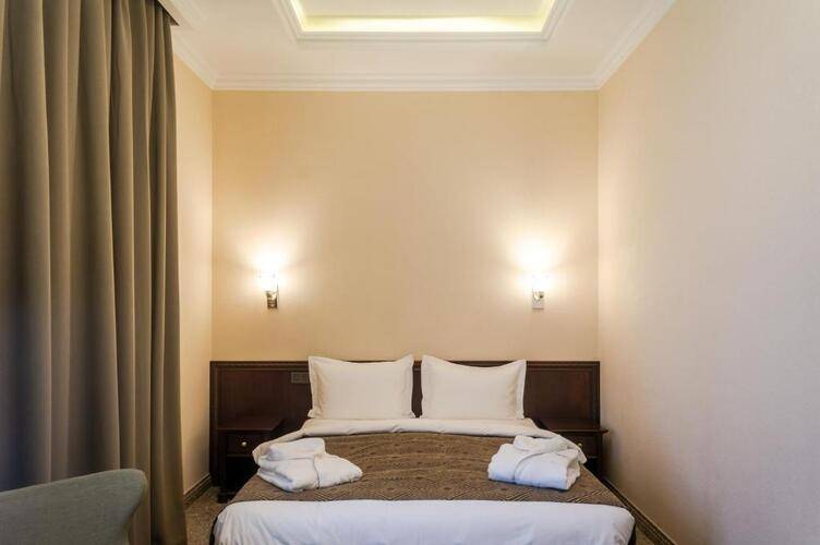 Royal Plus Hotel