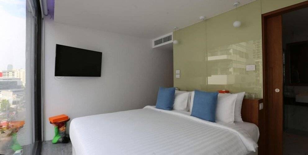 S Box Sukhumvit Hotel