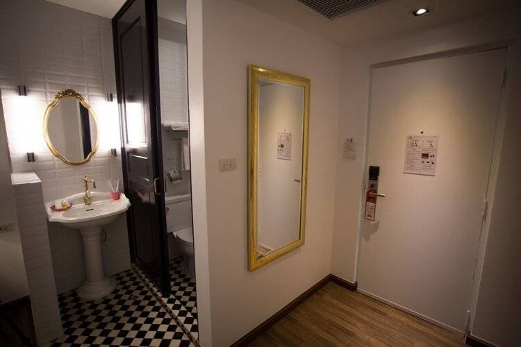 First House Hotel