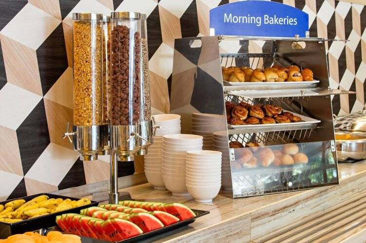 Holiday Inn Express Bangkok Sathorn