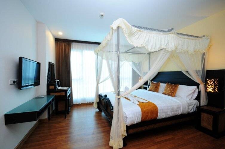 Boss Suites Nana Hotel