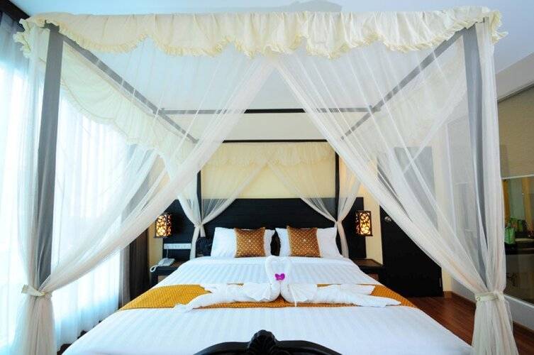 Boss Suites Nana Hotel