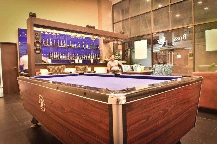 Boss Suites Nana Hotel
