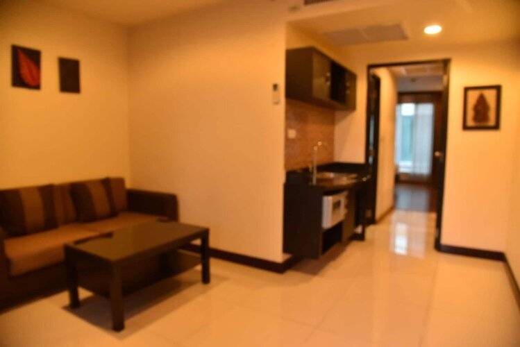 Boss Suites Nana Hotel