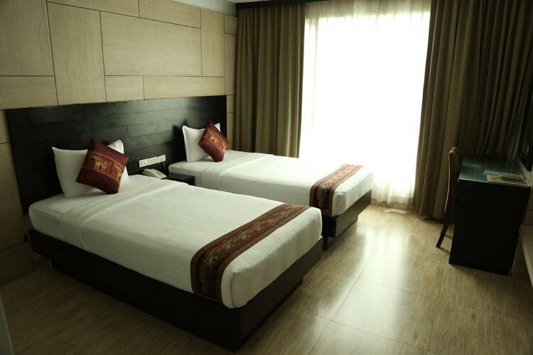 Boss Suites Nana Hotel