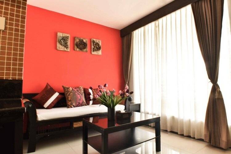 Boss Suites Nana Hotel