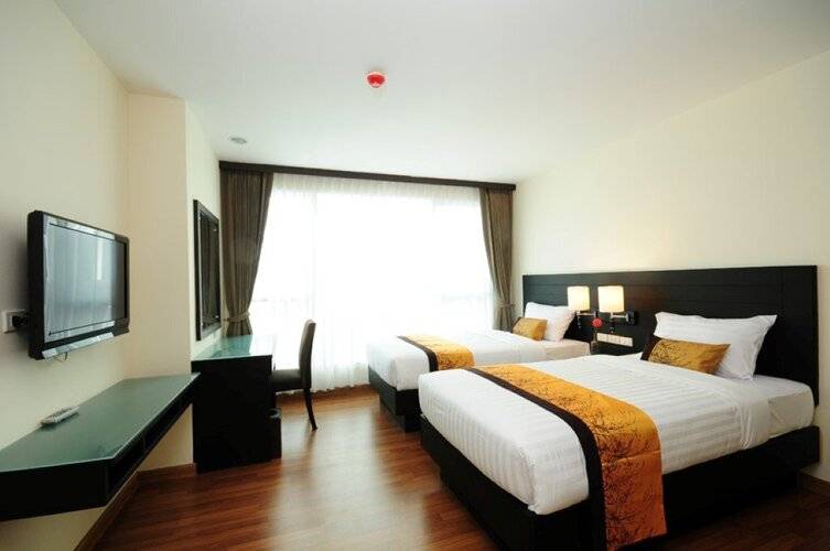 Boss Suites Nana Hotel