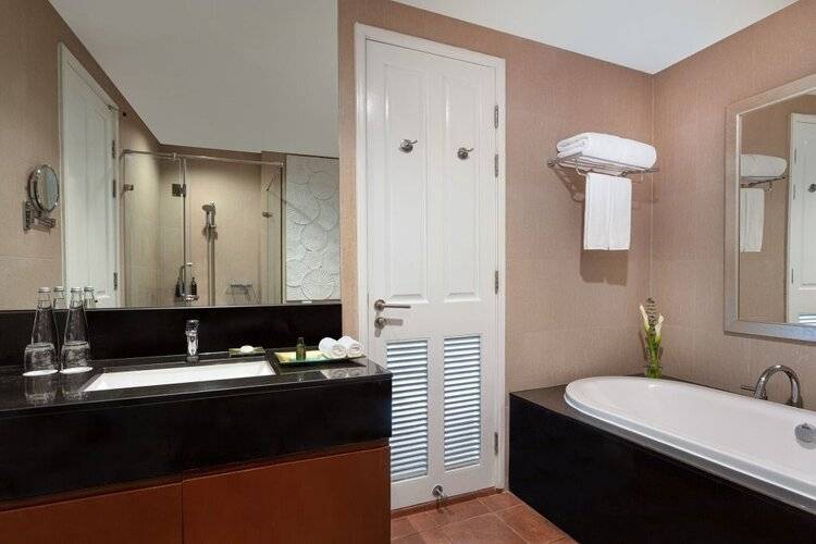 Dusit Suites Hotel Ratchadamri, Bangkok