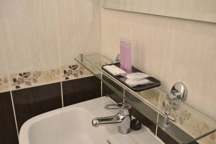 Gold Airport Suites