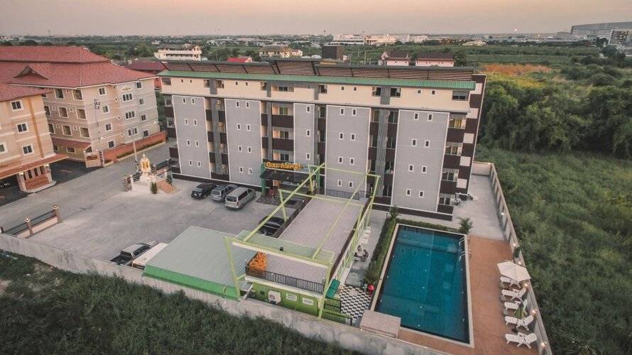 Gold Airport Suites