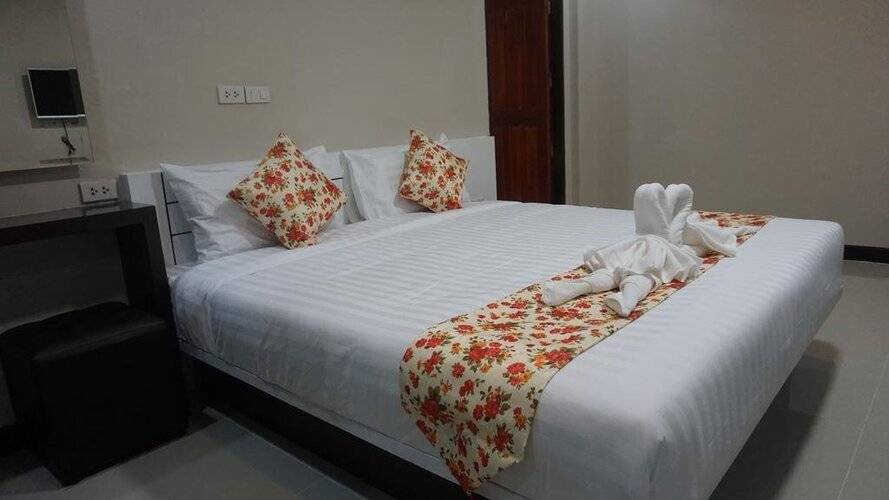 Gold Airport Suites