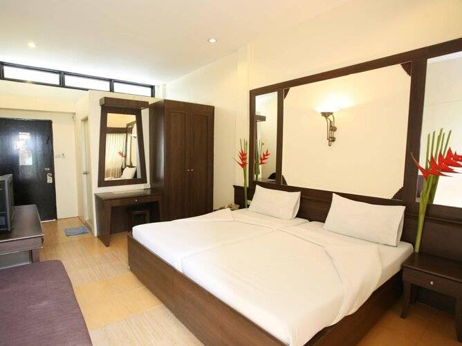 Rajata Hotel