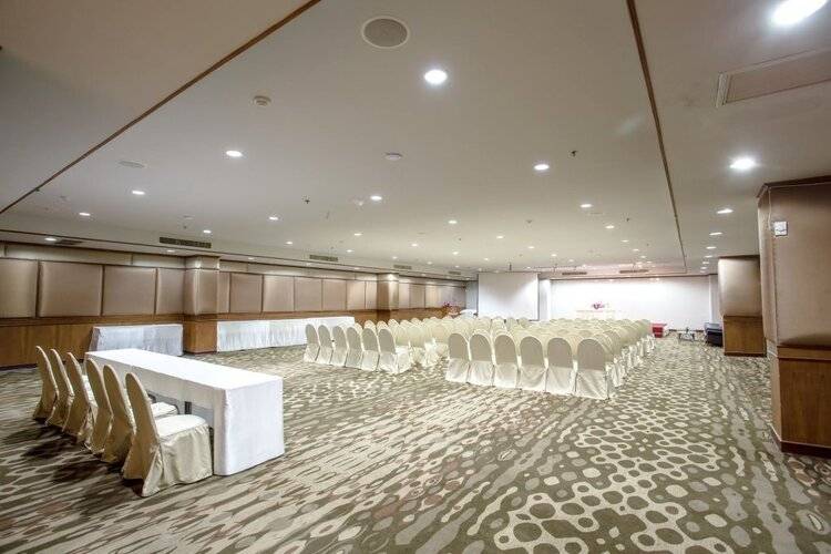 TK Palace Hotel & Convention