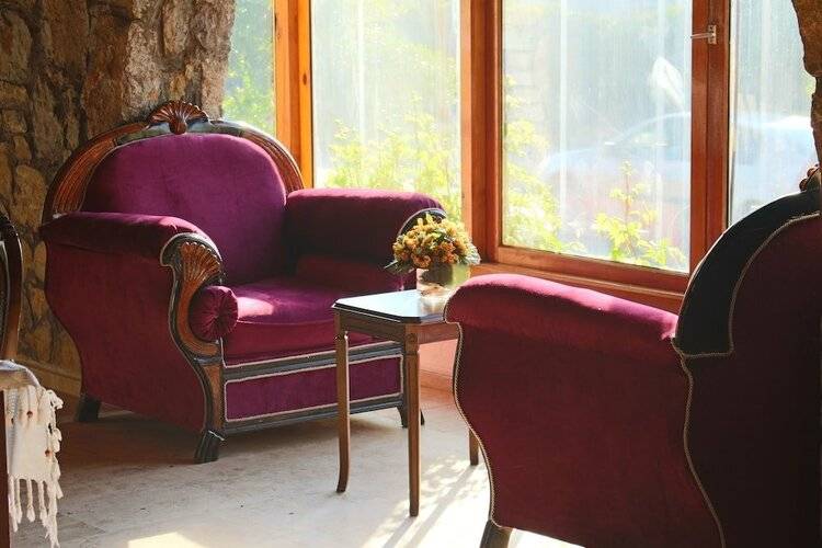 Mese Suites