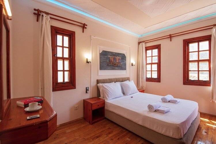 Mese Suites