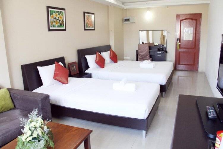 Centric Place Hotel
