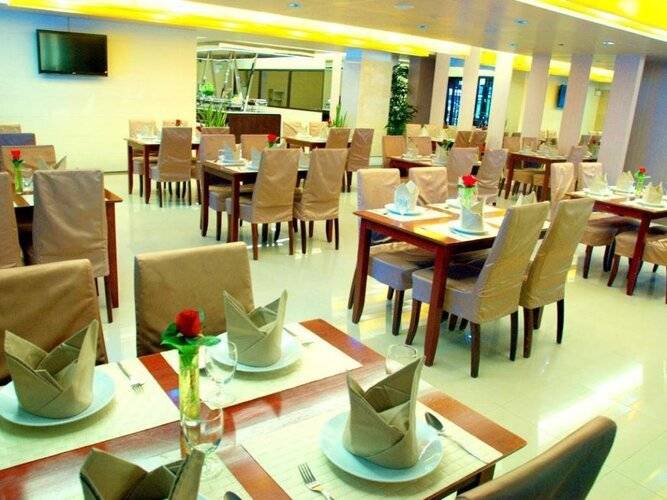Centric Place Hotel