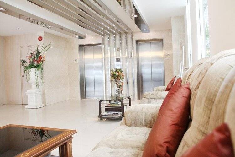 Centric Place Hotel
