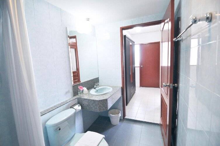 Centric Place Hotel