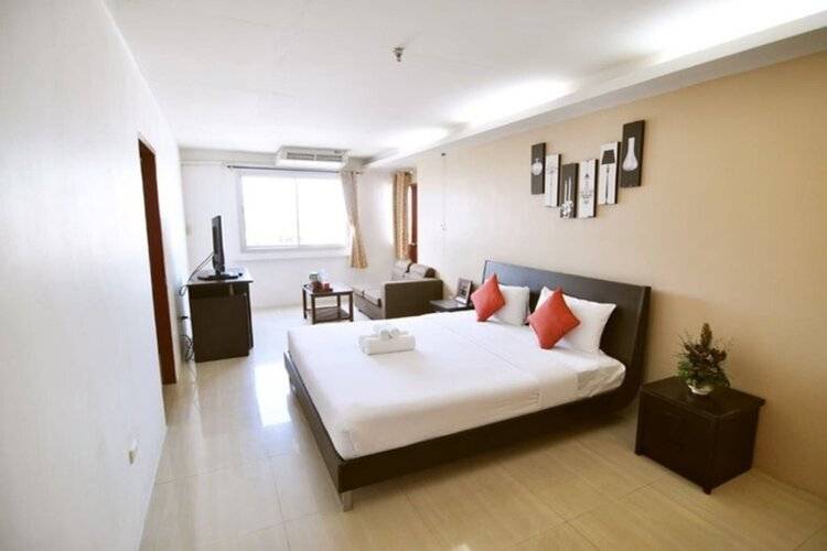 Centric Place Hotel