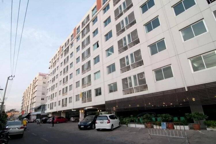 Centric Place Hotel