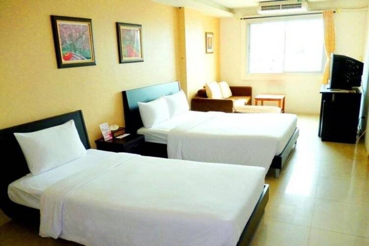 Centric Place Hotel