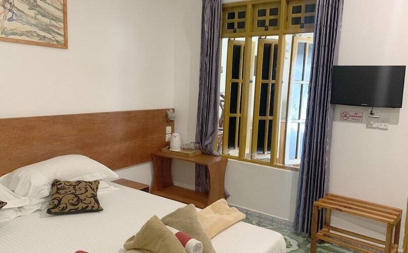 Adroit Beach Inn
