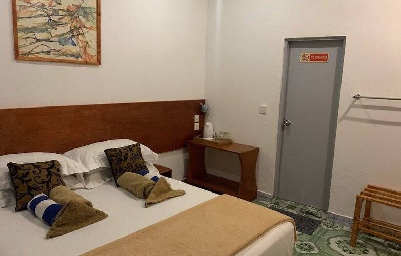 Adroit Beach Inn