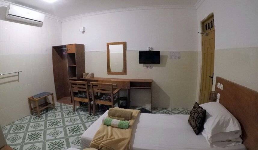 Adroit Beach Inn