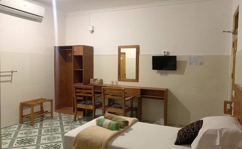 Adroit Beach Inn