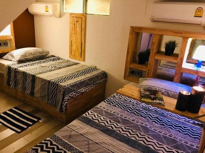Blu Cabin Ari Stylish Gay Poshtel