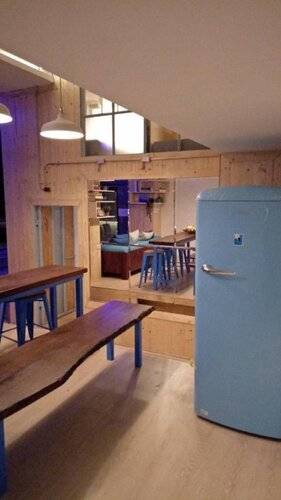 Blu Cabin Ari Stylish Gay Poshtel