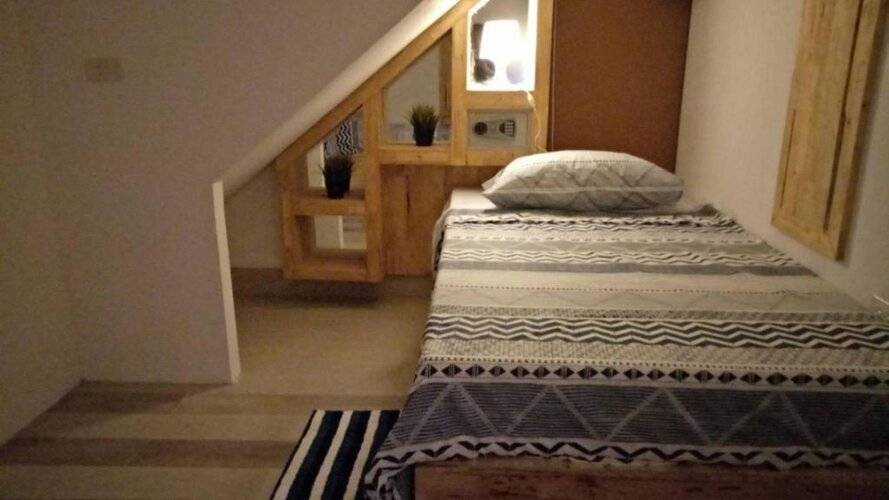 Blu Cabin Ari Stylish Gay Poshtel