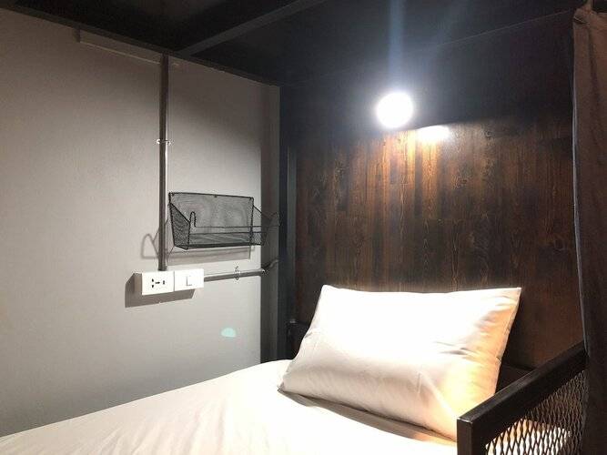 Castle Black Bangkok - Hostel