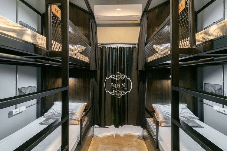 Castle Black Bangkok - Hostel