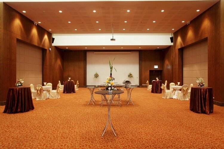 Centra by Centara Government Complex Hotel & Convention Centre Chaeng Watthana