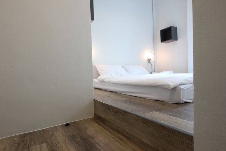 Diff Hostel
