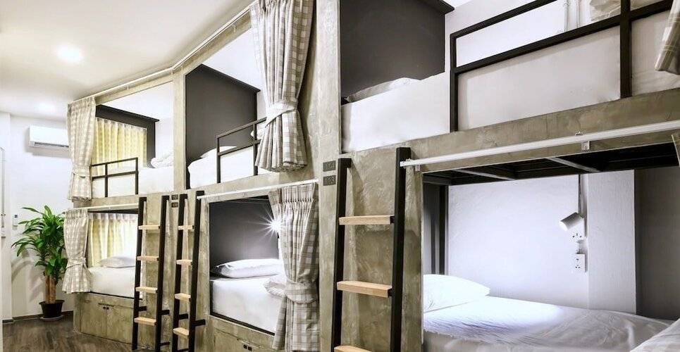 Red Door Heritage Hotel - Hostel