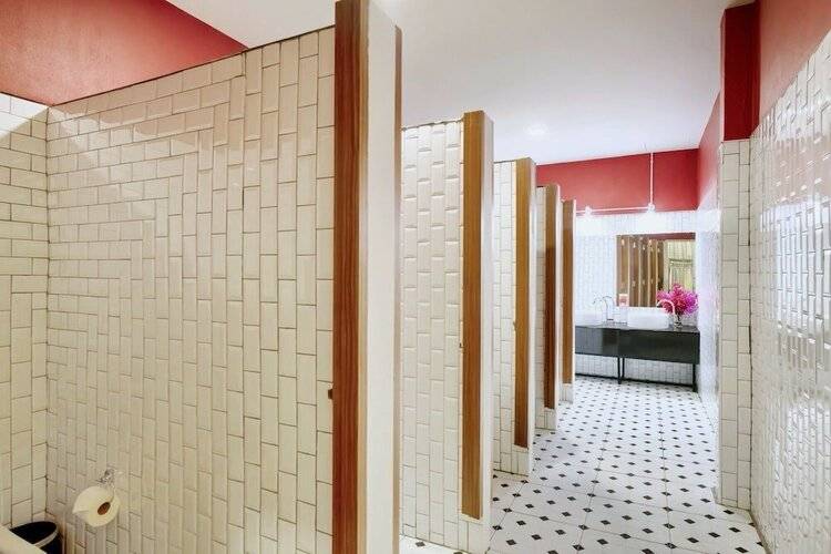 Red Door Heritage Hotel - Hostel