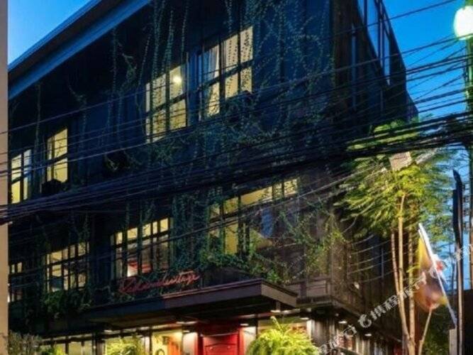 Red Door Heritage Hotel - Hostel