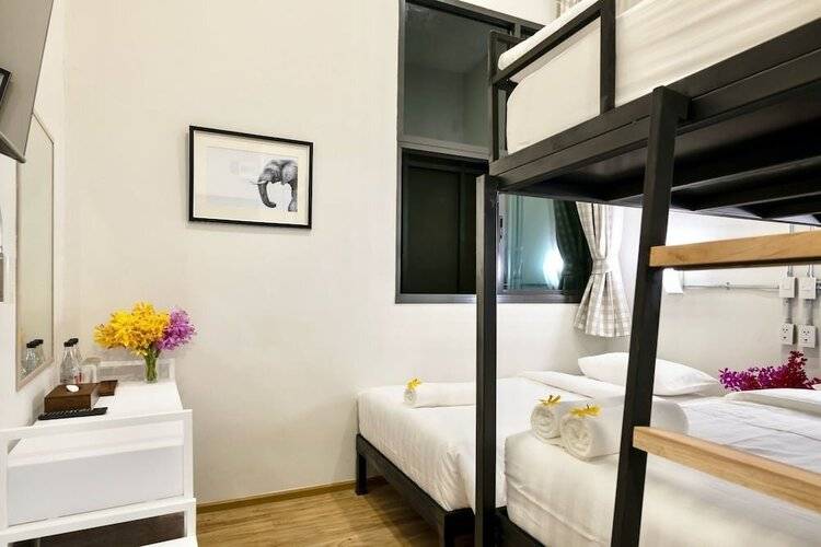 Red Door Heritage Hotel - Hostel
