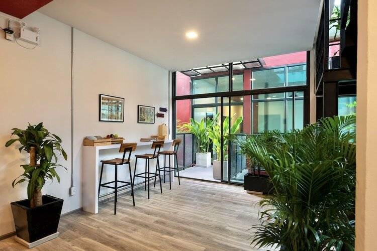 Red Door Heritage Hotel - Hostel