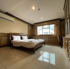 $item['hotel']['name']